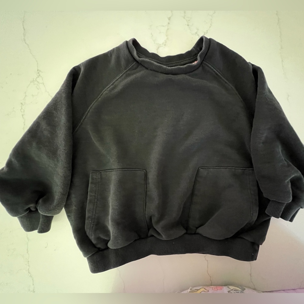 Zara Kids Sweatshirt Size3T Black With Pockets